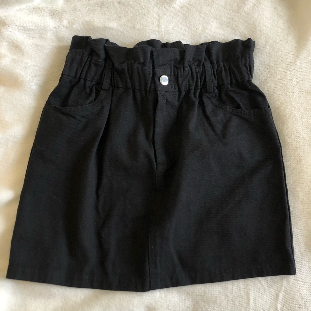 Black Cinched- Waist Mini Skirt